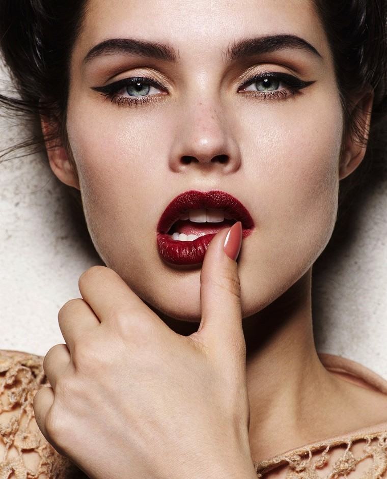 cómo maquillarse bonitos labios rojos moderno primavera tendencia