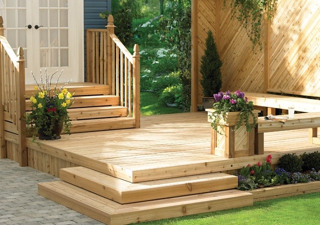 madera terraza plantas flores cesped