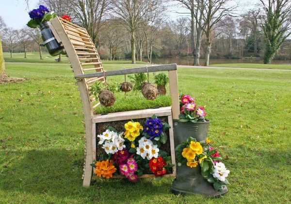 manualidades originales botas flores silla