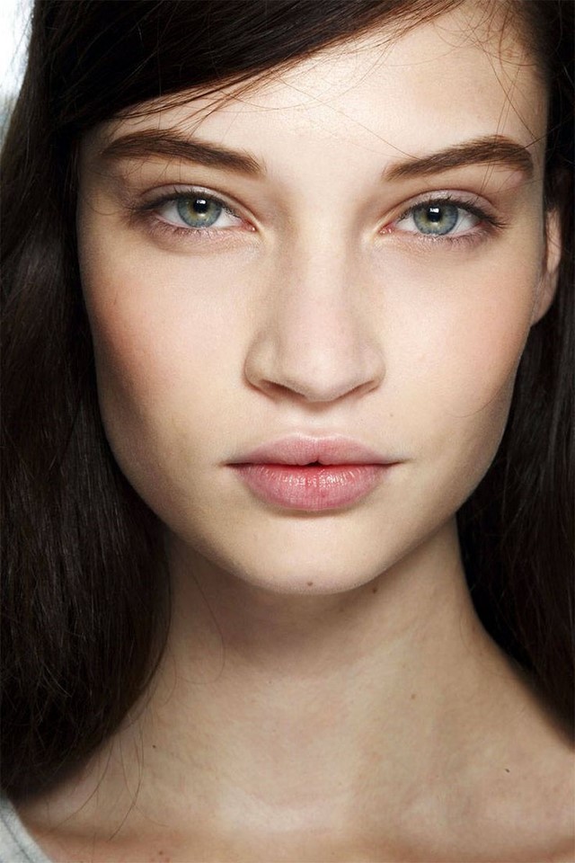 maquillaje sin colores llamativos cada dia