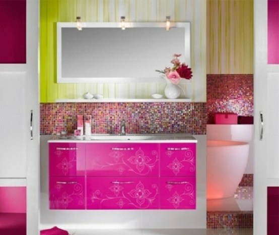 muebles baño rosa flores cristales