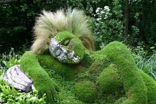 paiajismo jardinería mujer desnuda verde