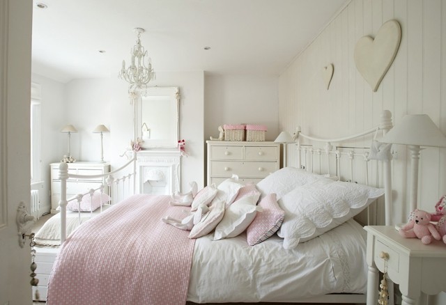 pared blanca romantico suelo almohadas rosa pulcro
