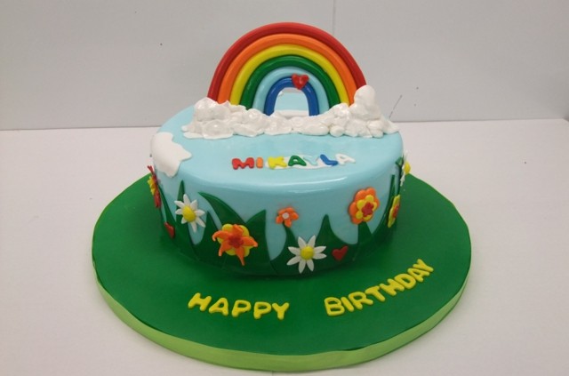 pasteles de cumpleaños arcoiris flores nubes