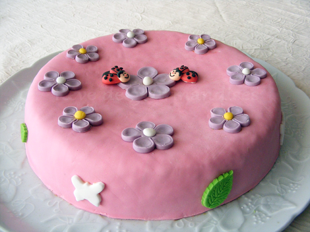 pasteles de cumpleaños flores mariquitas niñas cumpleaños