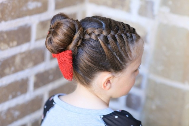peinados para niñas trenza cinta roja