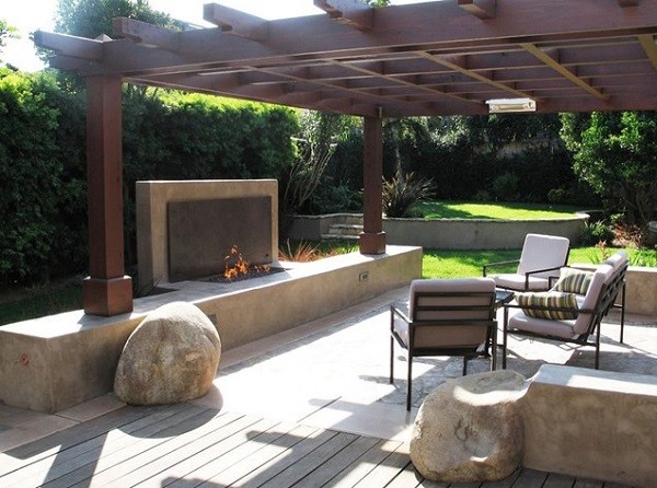 pérgolas de madera jardin flores rocas muebles