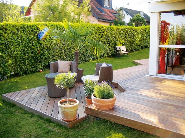 plantas terraza sillones macetas plataforma