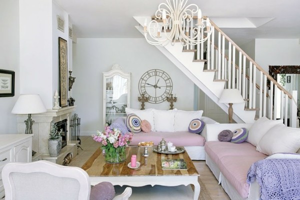 salon escaleras color lila