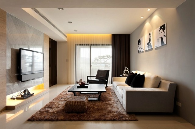salon moderno largo marron alfombra persianas comodo