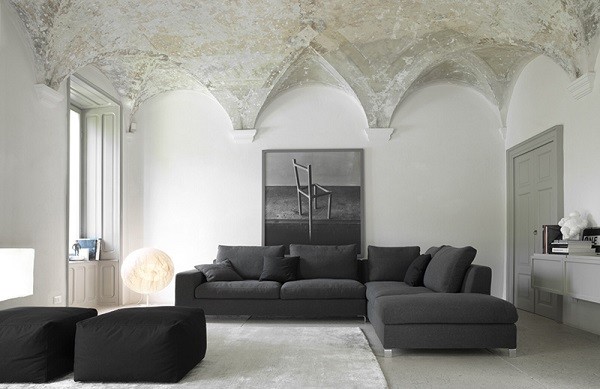 salón moderno cúpulas sofá negro