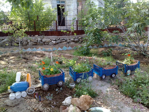 xeriscape tren plastico jardin cajas