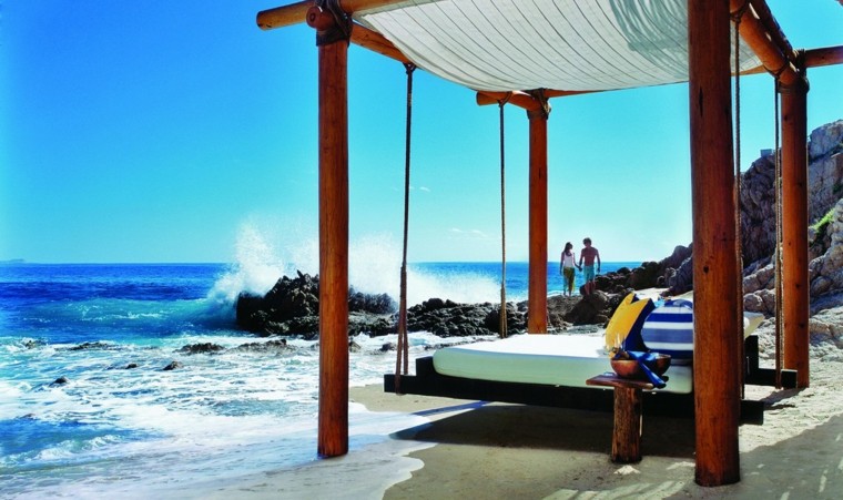 cama colgante de madera en la playa cama colgante madera playa vistas