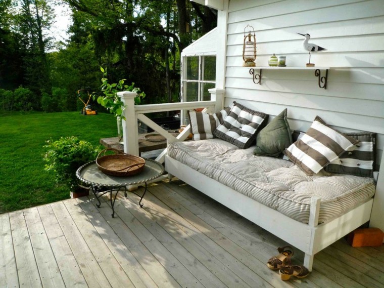 camas de jardin con cojines camas de jardin color beige