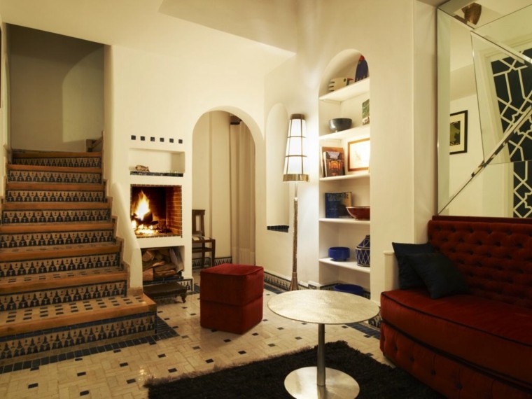 chimenea mosaico tipico maraqui idea pared blanca