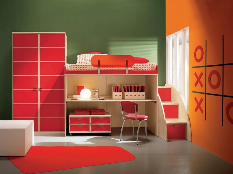 cuarto rojo tres raya pared