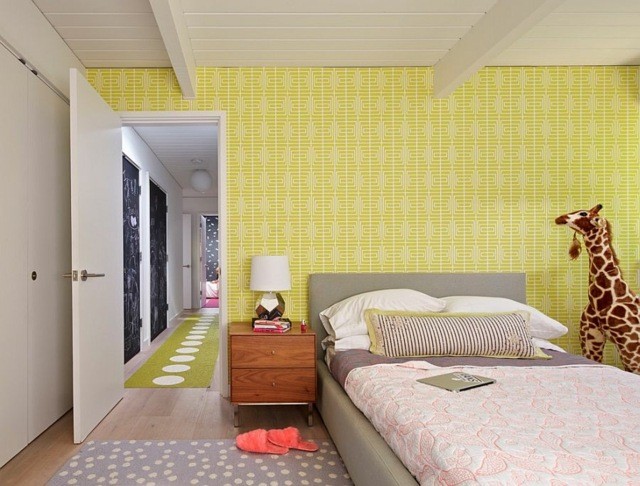 decoración de dormitorios infantiles amarillo lámpara