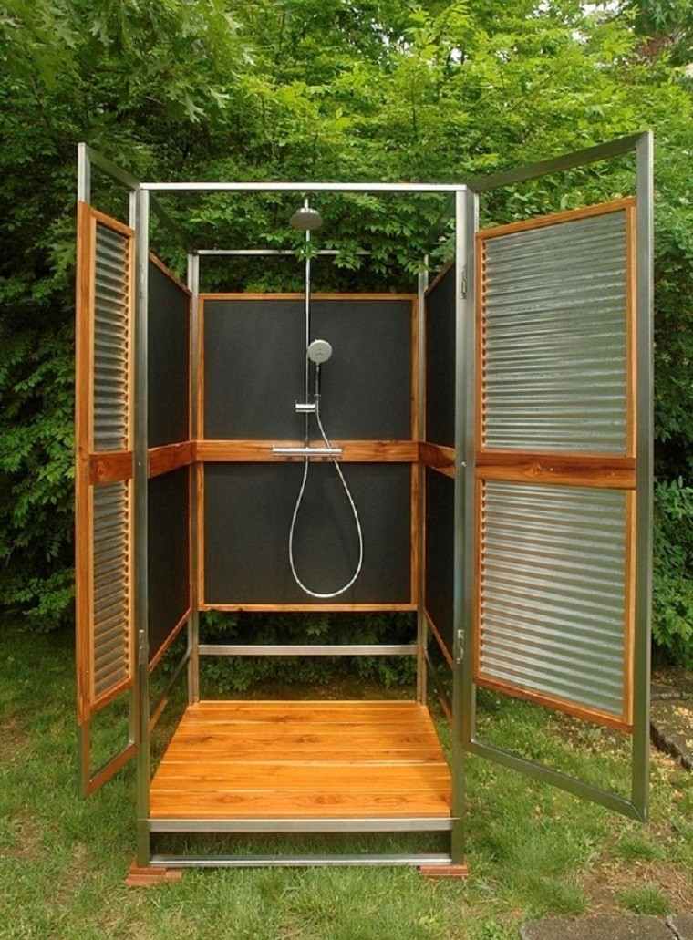 ducha en jardin metal madera metal
