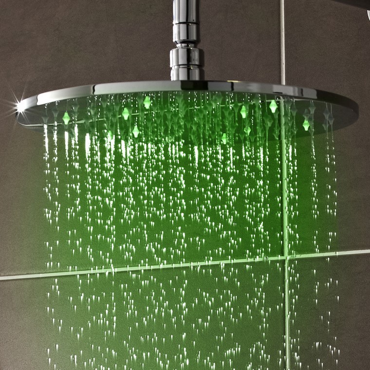 decoración baños ducha iluminacion distinto color ideas innovadoras modernas