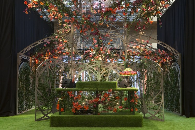 el tiempo ideas igeniosas jardin flores cesped pergola