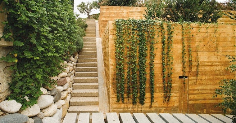 escaleras diseño pared piedras jardin