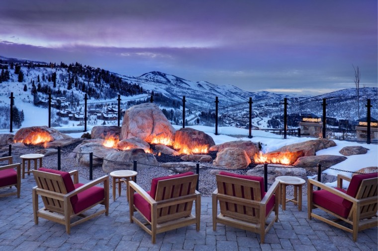 exterior fuego rocas muebles nieve