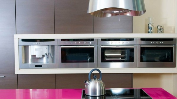 cocinas con isla color rosa