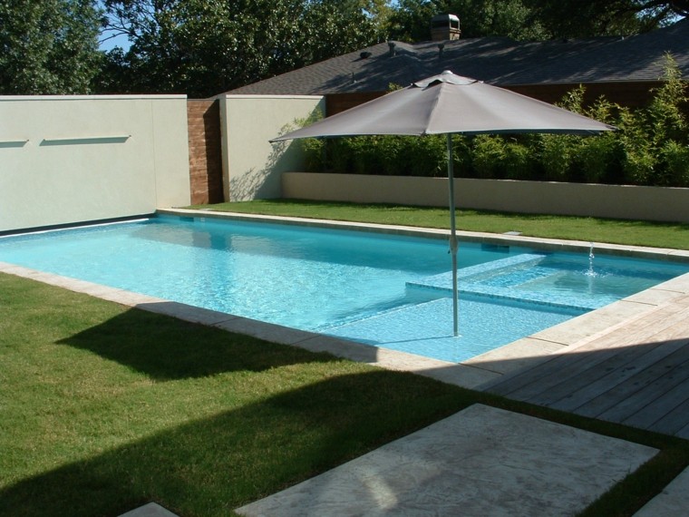 jardin contemporaneo sombrilla piscina ideas modernas