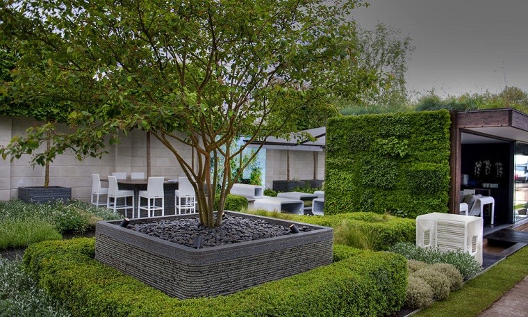 árbol grande en medio del jardín jardin diseno ideas originales modernas bonito verde plantas arbol