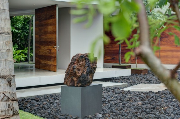 jardin moderno rocas negras