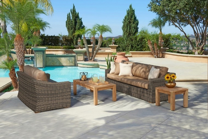 Piscinas: muebles perfectos para el espacio que las rodea