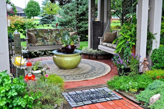 mesa interesante jardin moderno columpios bancos
