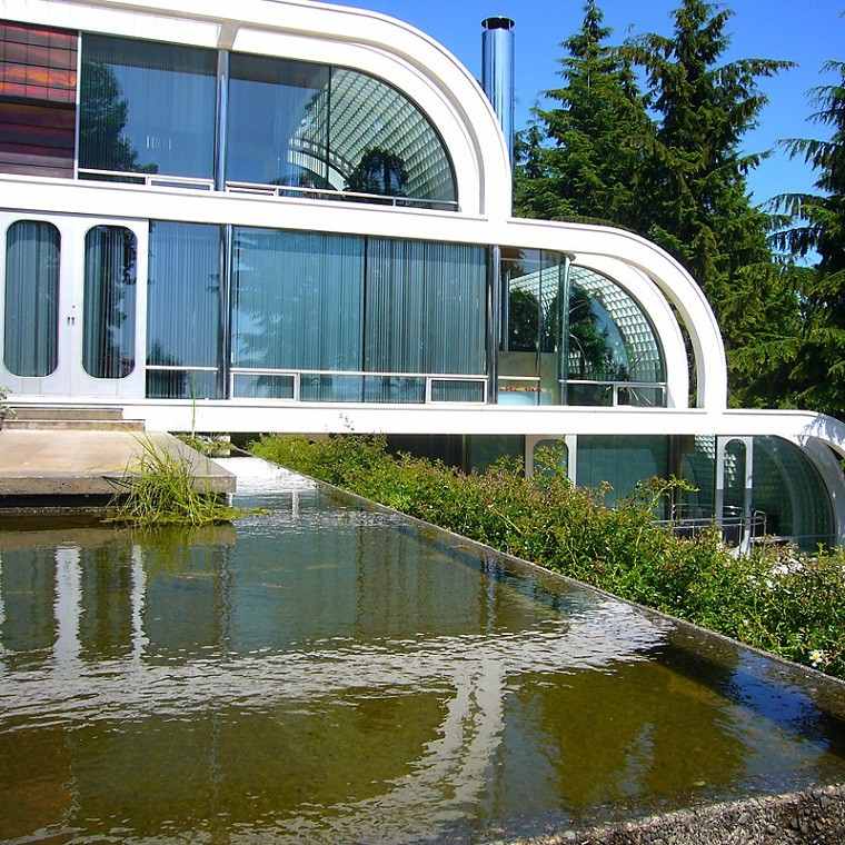 moderno diseño estanque cristales plantas