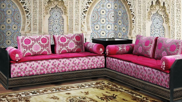 mosaico paredes sofa rosa vibrante estilo marroqui ideas