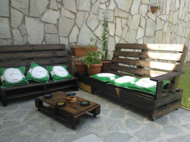 palets terraza pintados marron oscuro modernas laca