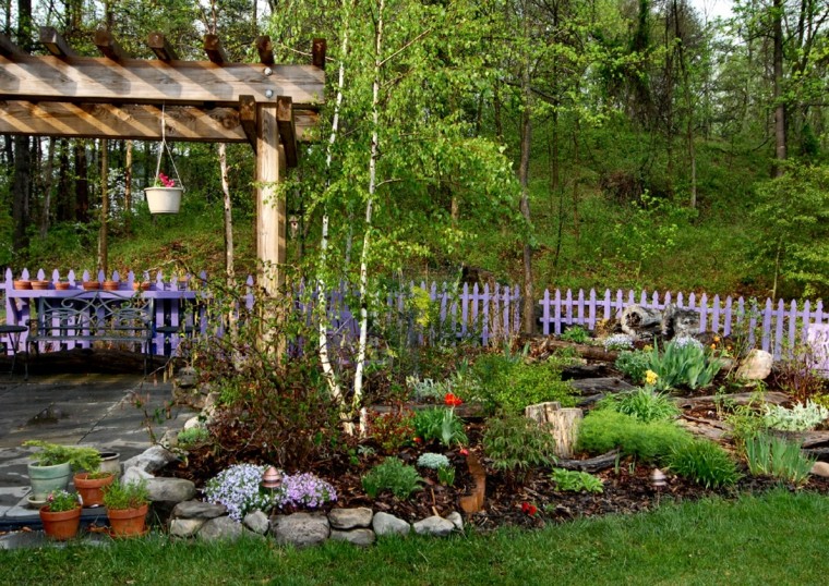 pergola banco acero primavera jardin valla