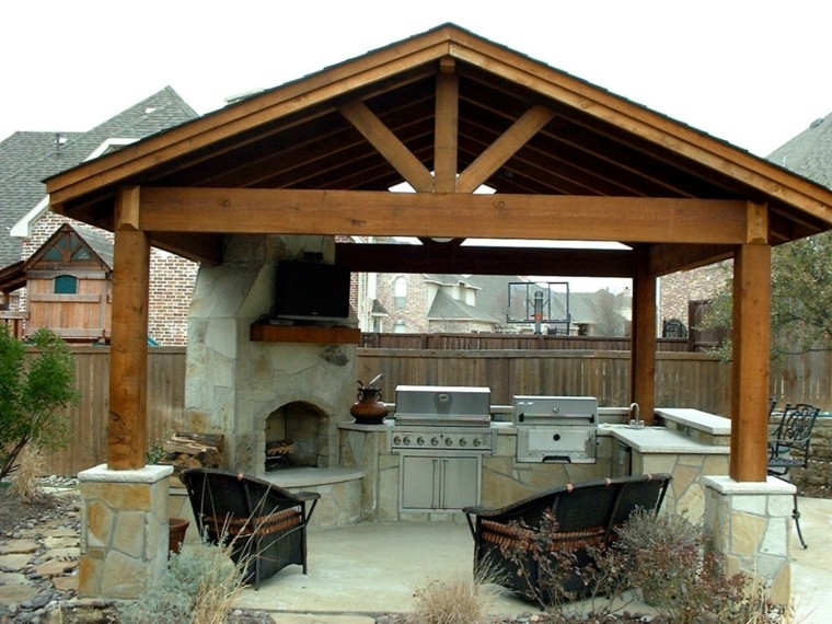pérgola madera cocina chimenea jardín