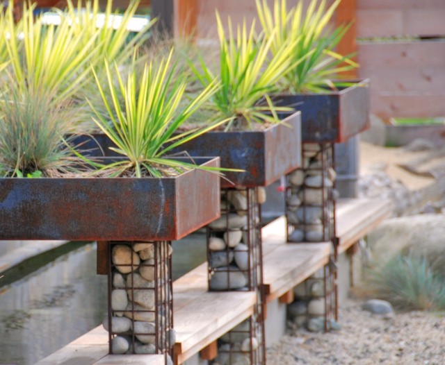 plantas decoracion piedras metal base rocas