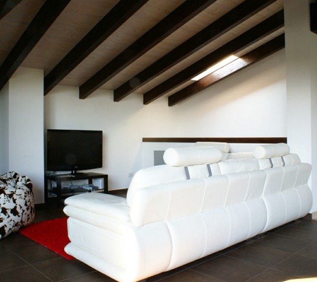 diseño simple con listones de madera salon lineas rectas ideas simples diseño techo
