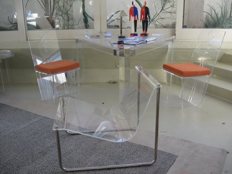 salon moderno acrilico diseño sillas