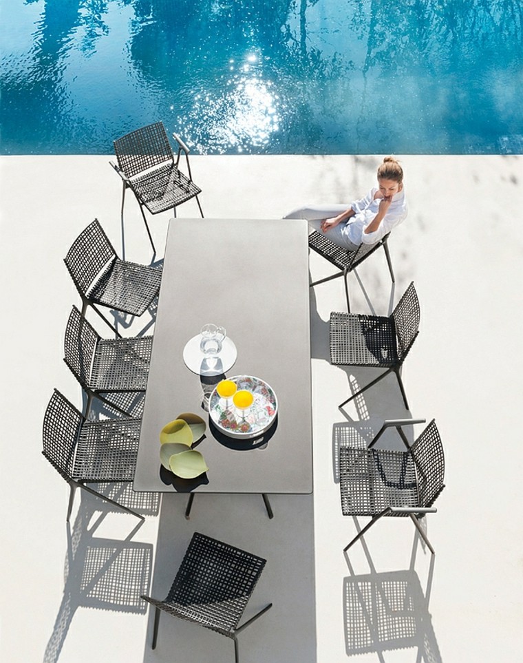 sillas decoracion elegante piscina moderna estilo minimalista