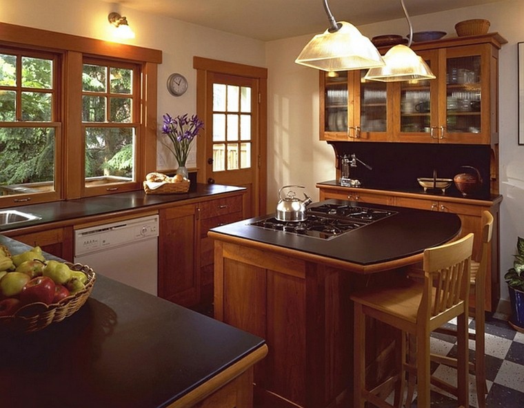 sillas madera estante lamparas cocina