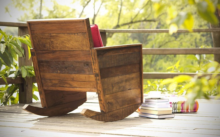 sillón balanceante de madera al estilo rústico sillón relax madera estilo rustico ideas moderno