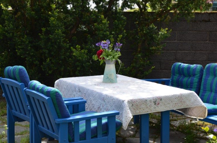 terraza muebles comodos azul vibrante muebles