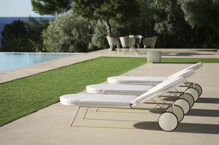 tumbonas cojines metal piscina cesped