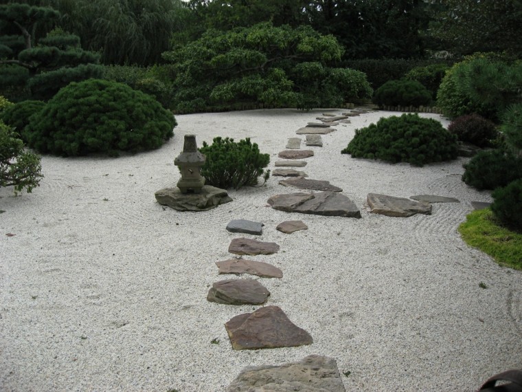 jardín meditación zen camino lajas lampara meditacion