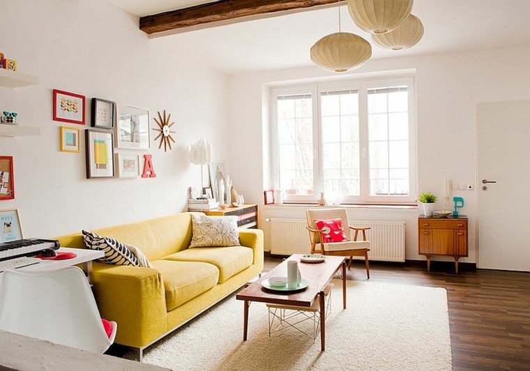 George Nelson lamparas burbuja sofa amarilla salon ideas