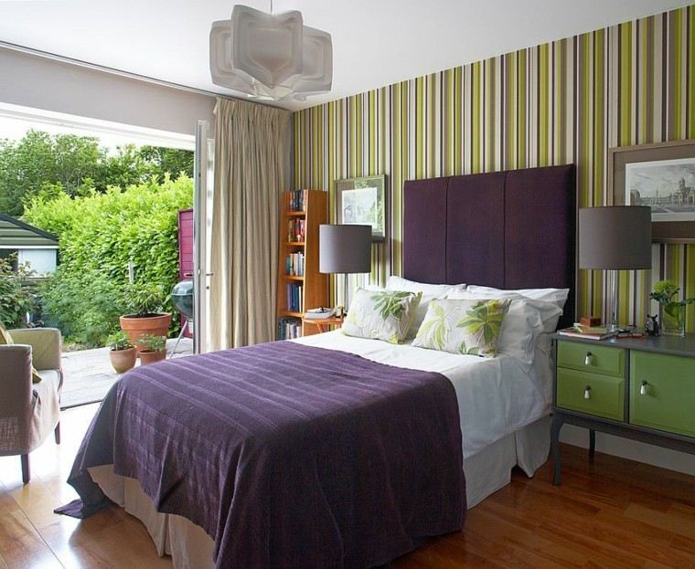 acento perfecto dormitorio cebecero purpura pared rayas ideas