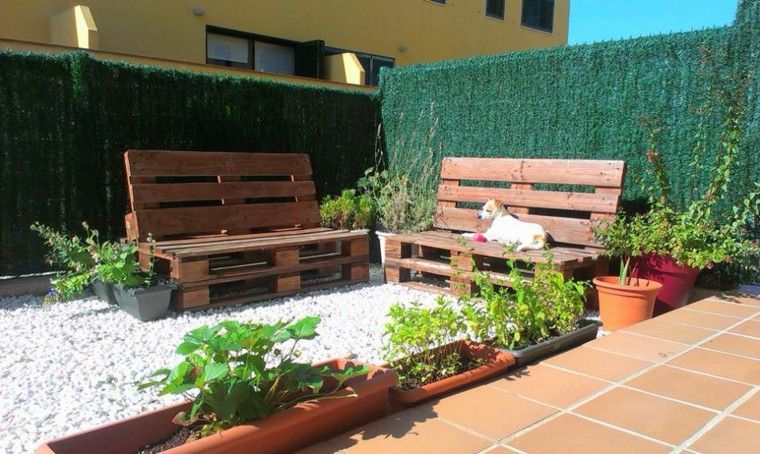 amplio espaldar banca grava jardin