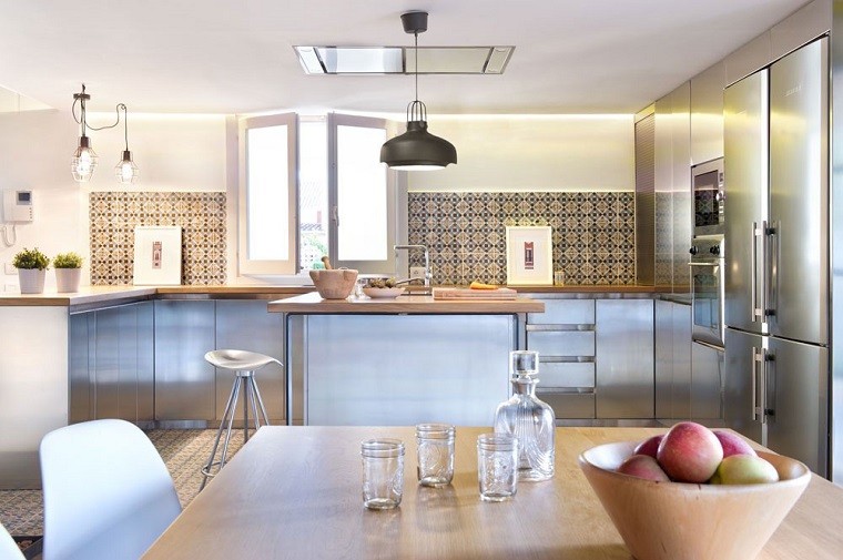 cocina acero azulejos ceramica tradicional